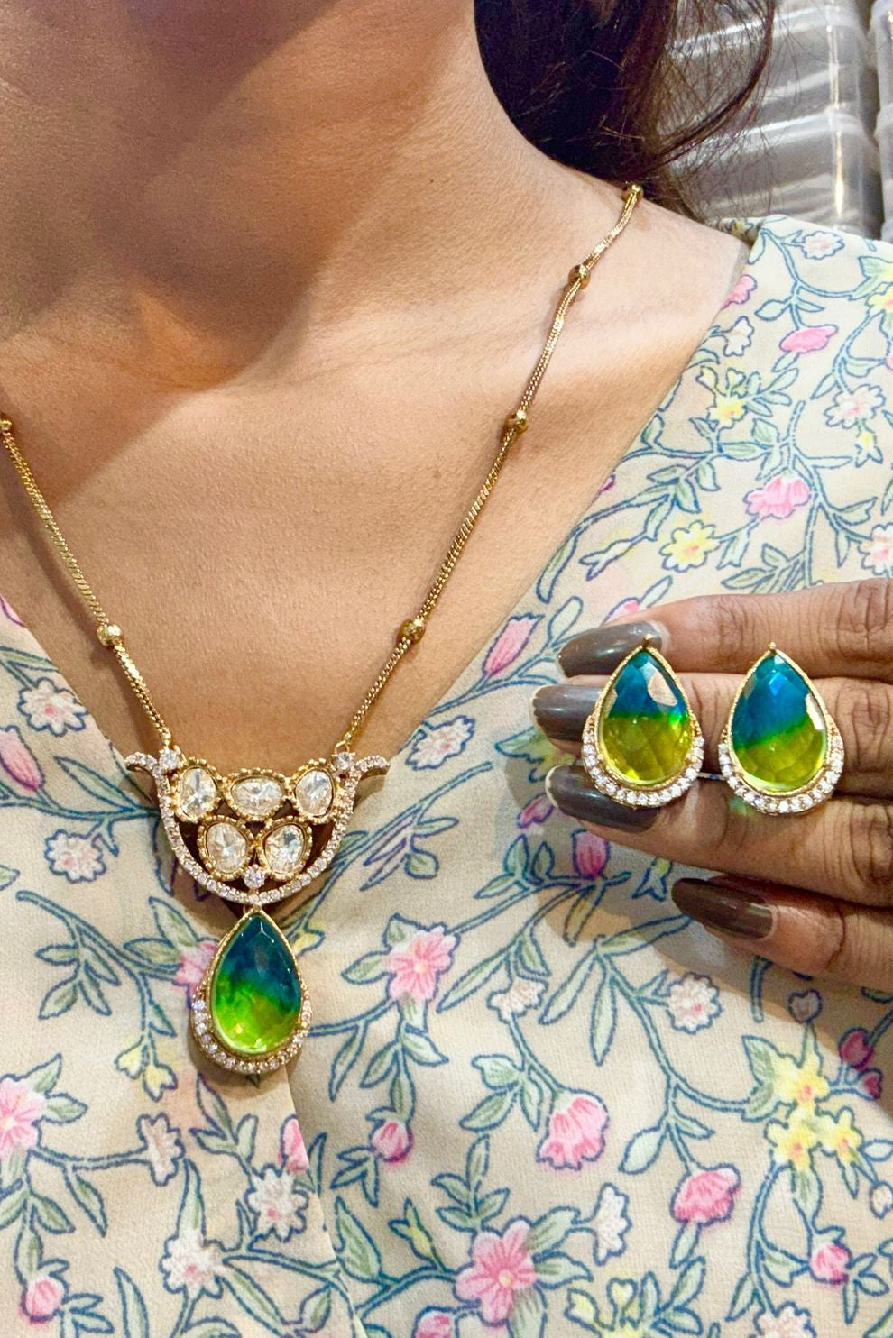 Emerald Glow Teardrop Kundan Pendent Set – Green & Blue Ombre