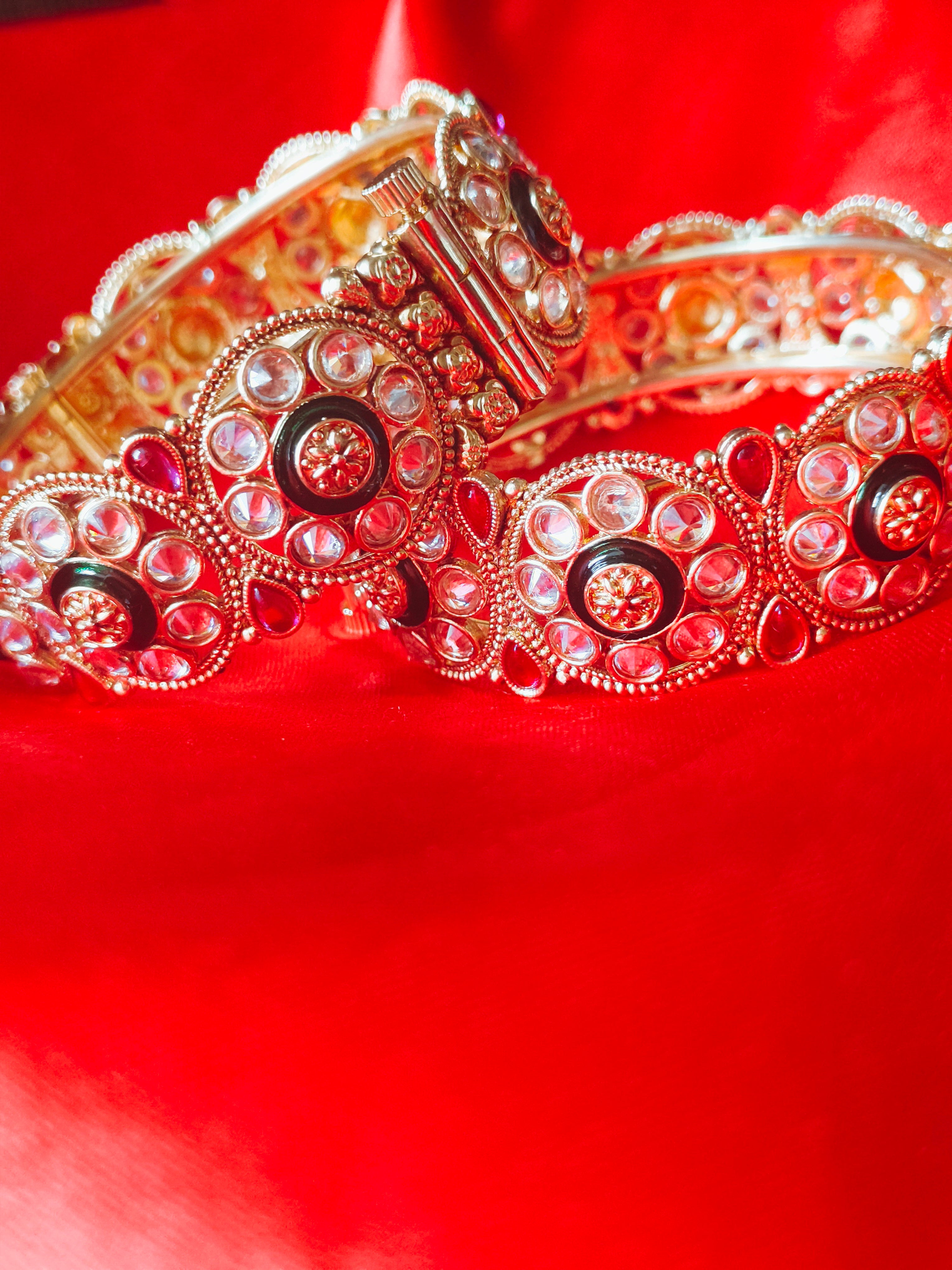 Premium Pachii Kundan Screw Bangle – Traditional Wedding Jewellery
